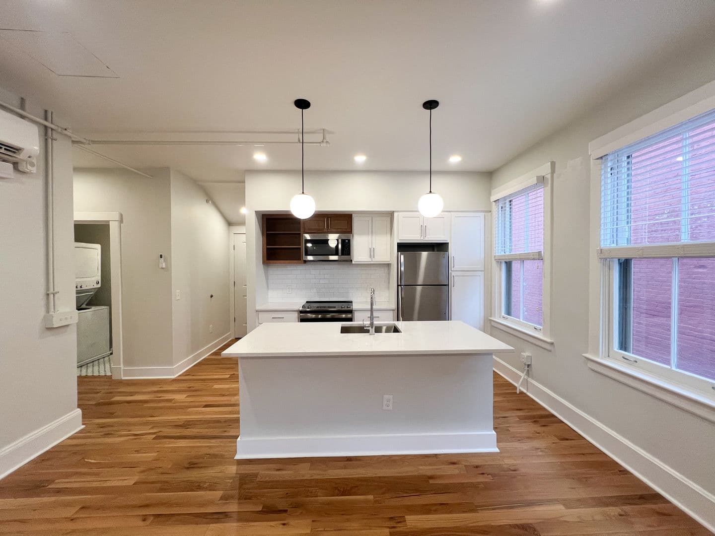 Cincinnati Apartment: 210-218 W 12th