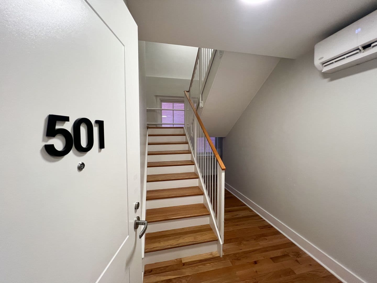 Cincinnati Apartment: 210-218 W 12th