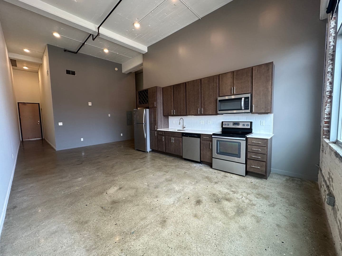 Cincinnati Apartment: 1632 Central Parkway