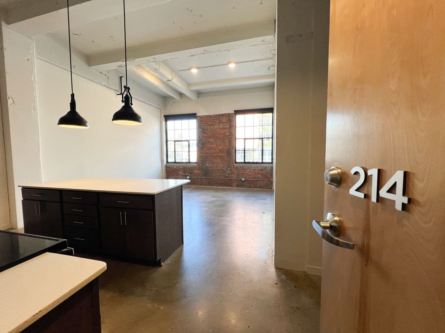 Cincinnati Apartment: 1632 Central Parkway