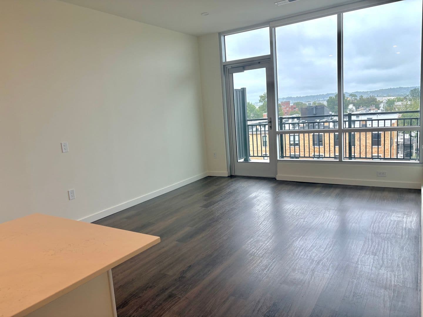 Covington Apartment: 103 E 3rd Street
