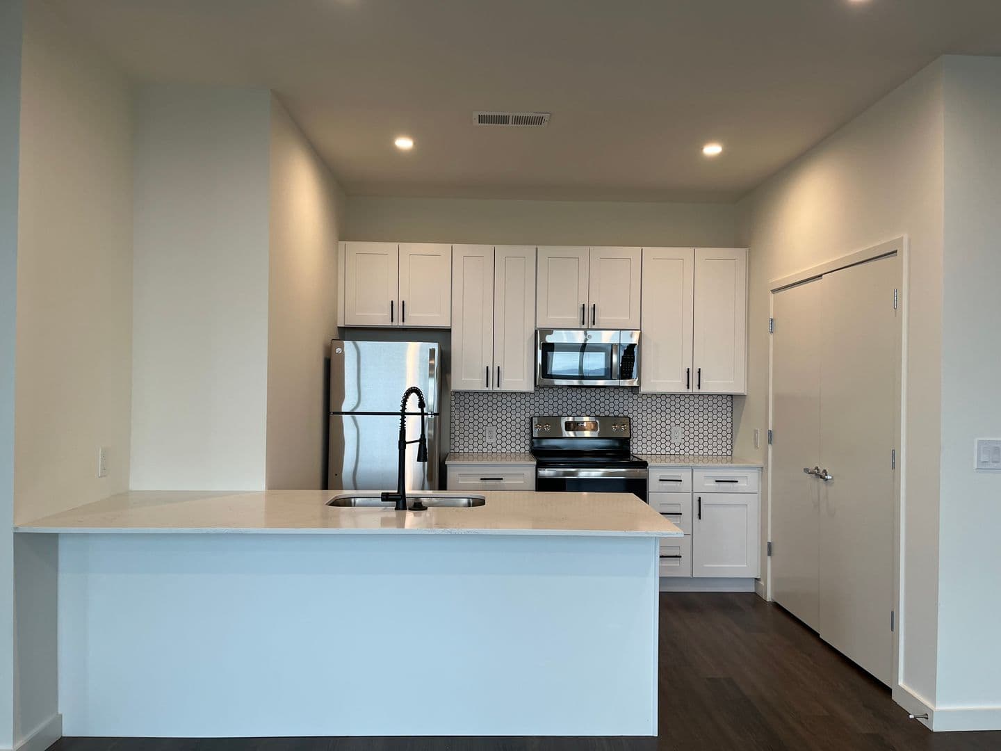 Covington Apartment: 103 E 3rd Street