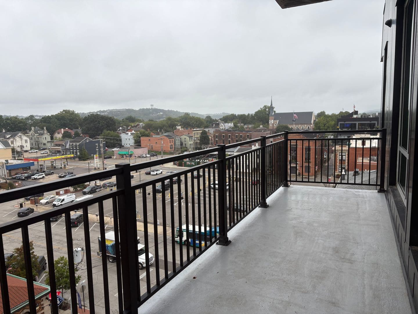 Covington Apartment: 103 E 3rd Street