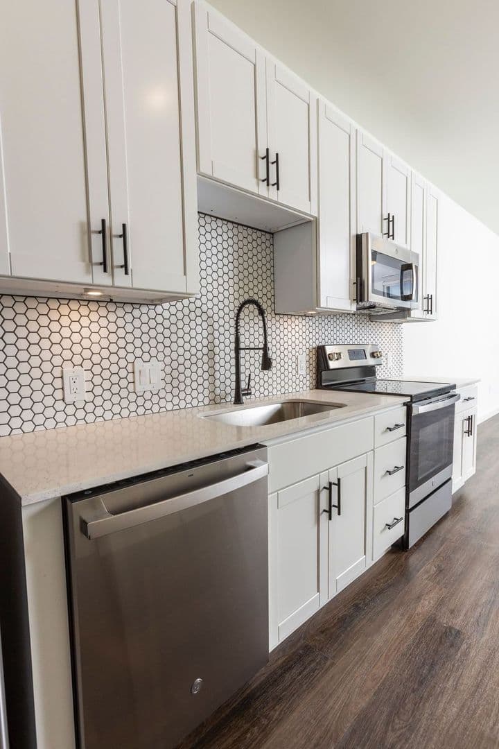 Covington Apartment: 103 E 3rd Street