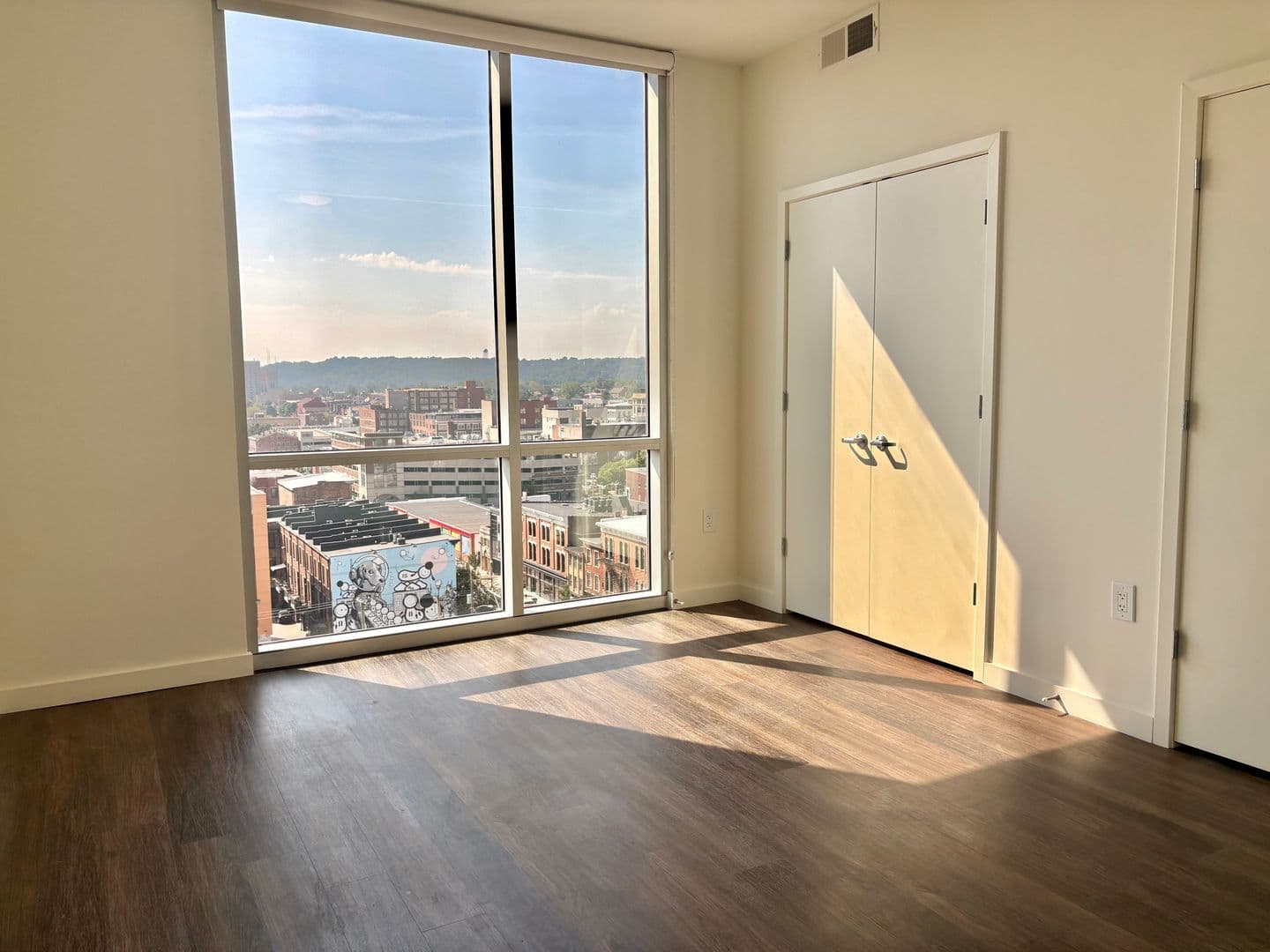 Covington Apartment: 103 E 3rd Street