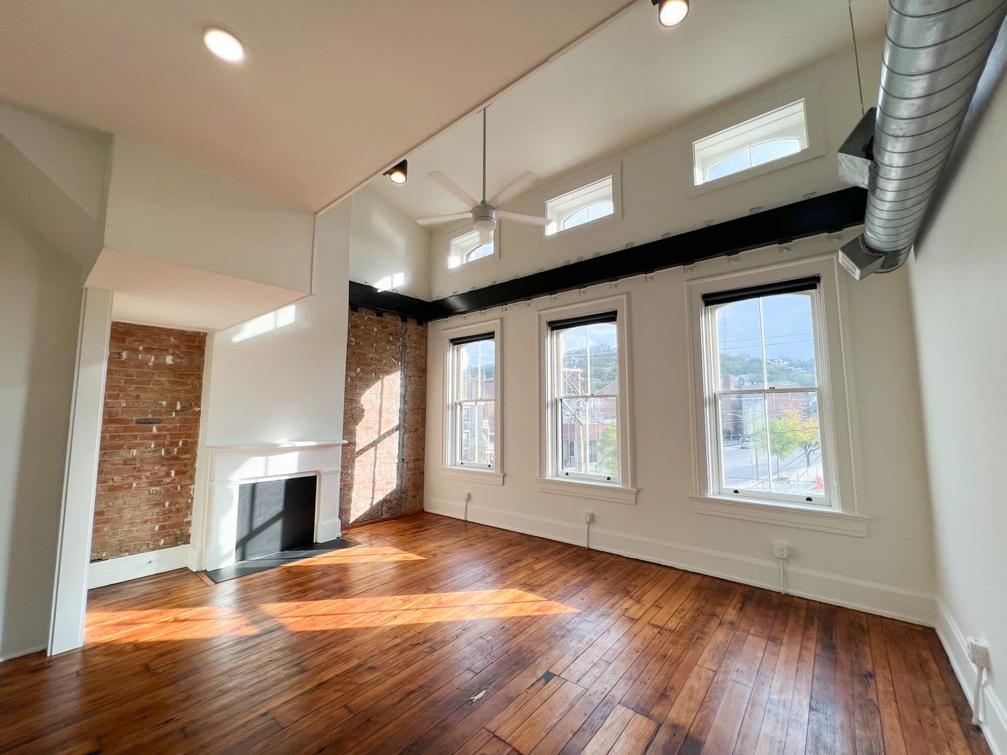 Cincinnati Apartment: 1443 Walnut St