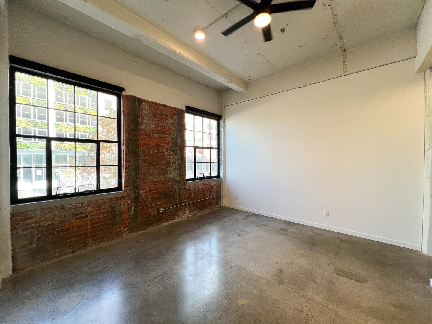 Cincinnati Apartment: 1632 Central Parkway
