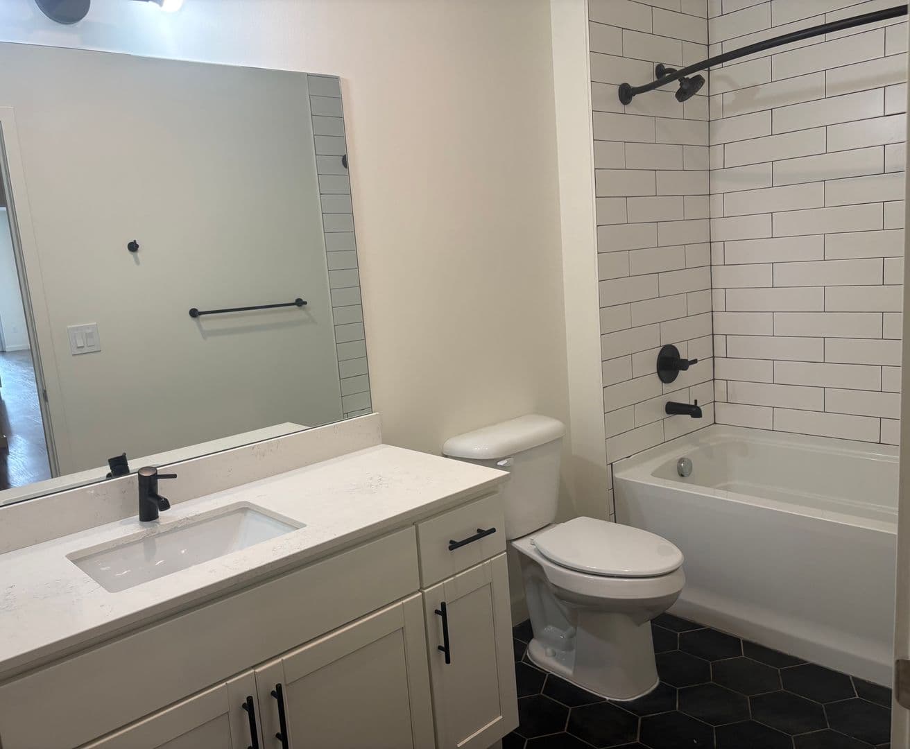 Covington Apartment: 103 E 3rd Street