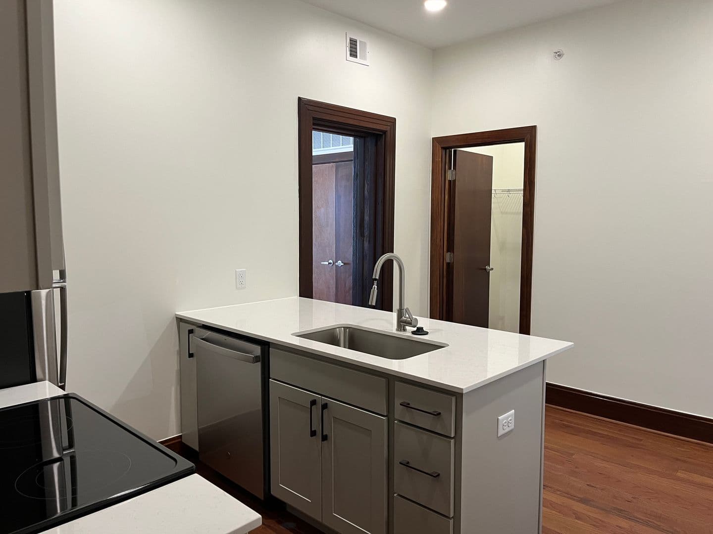 Covington Apartment: 303 Greenup