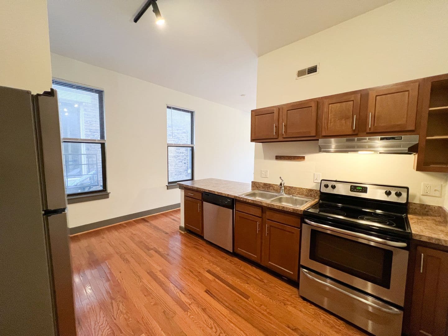 Cincinnati Apartment: 24-28 E 15th