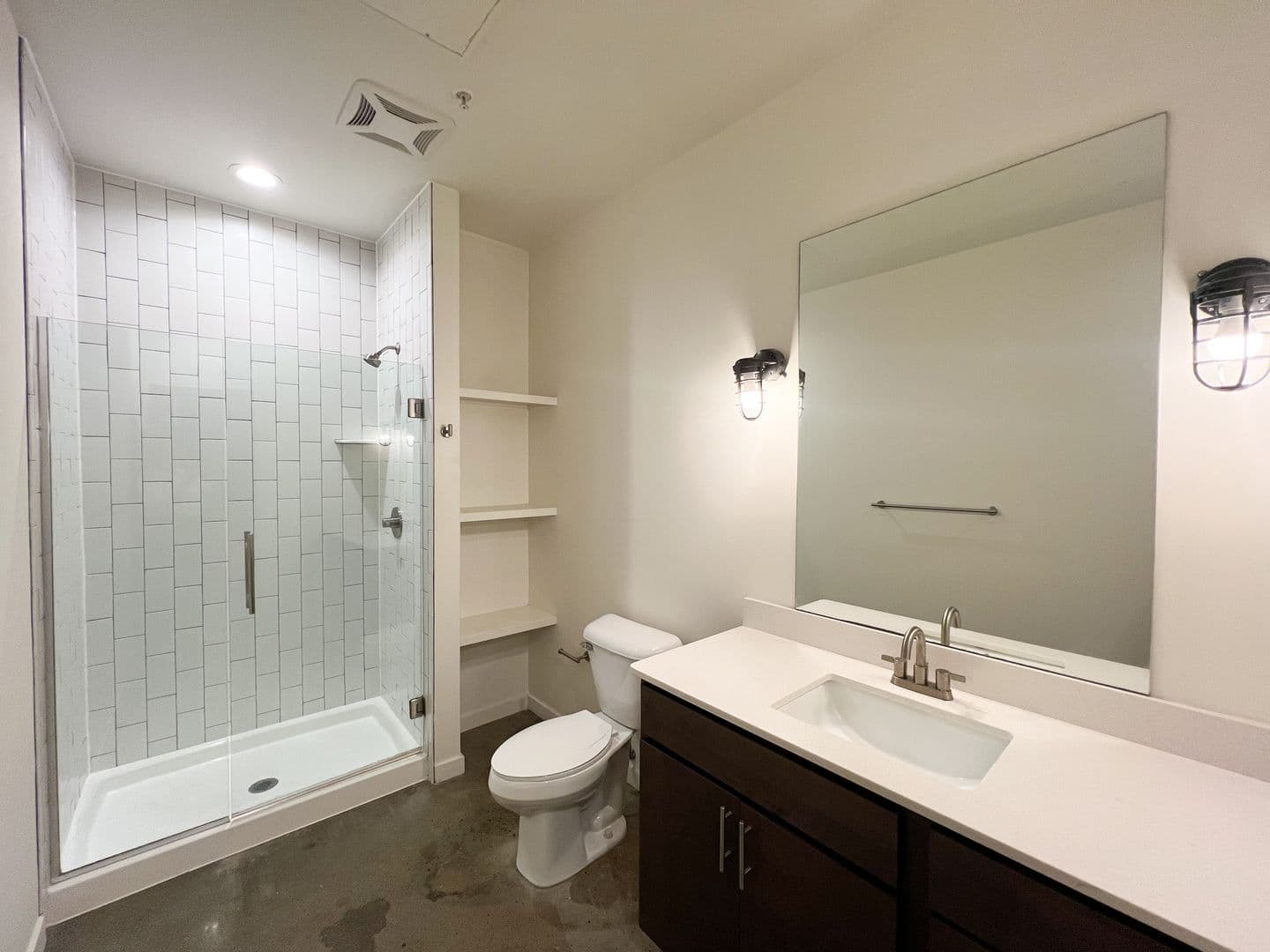 Cincinnati Apartment: 1632 Central Parkway