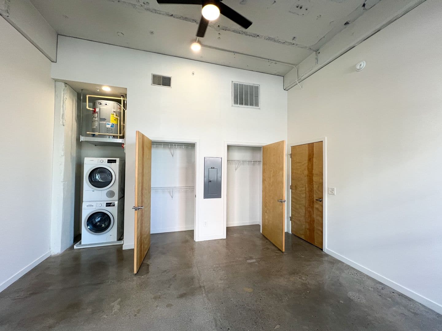 Cincinnati Apartment: 1632 Central Parkway