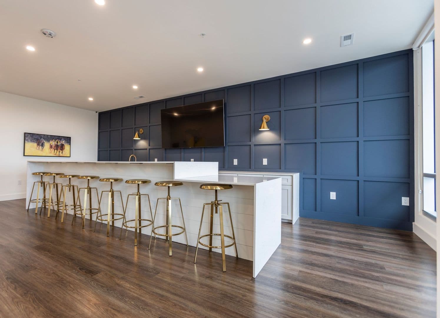 Covington Apartment: 103 E 3rd Street