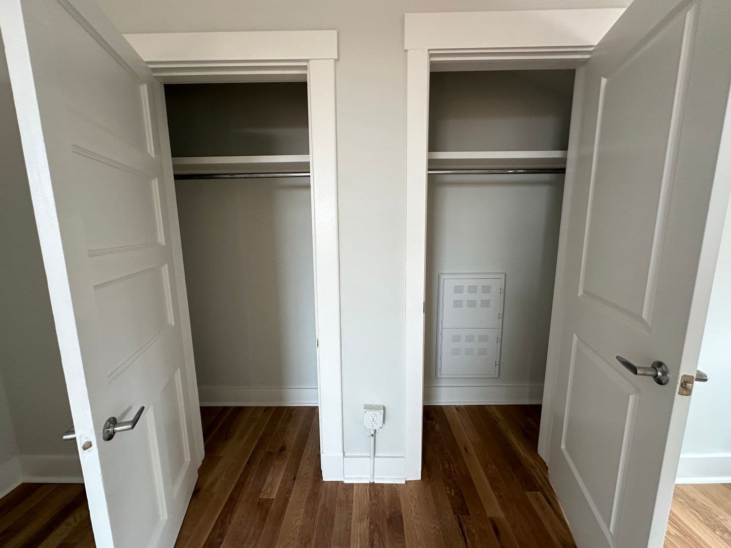 Cincinnati Apartment: 210-218 W 12th