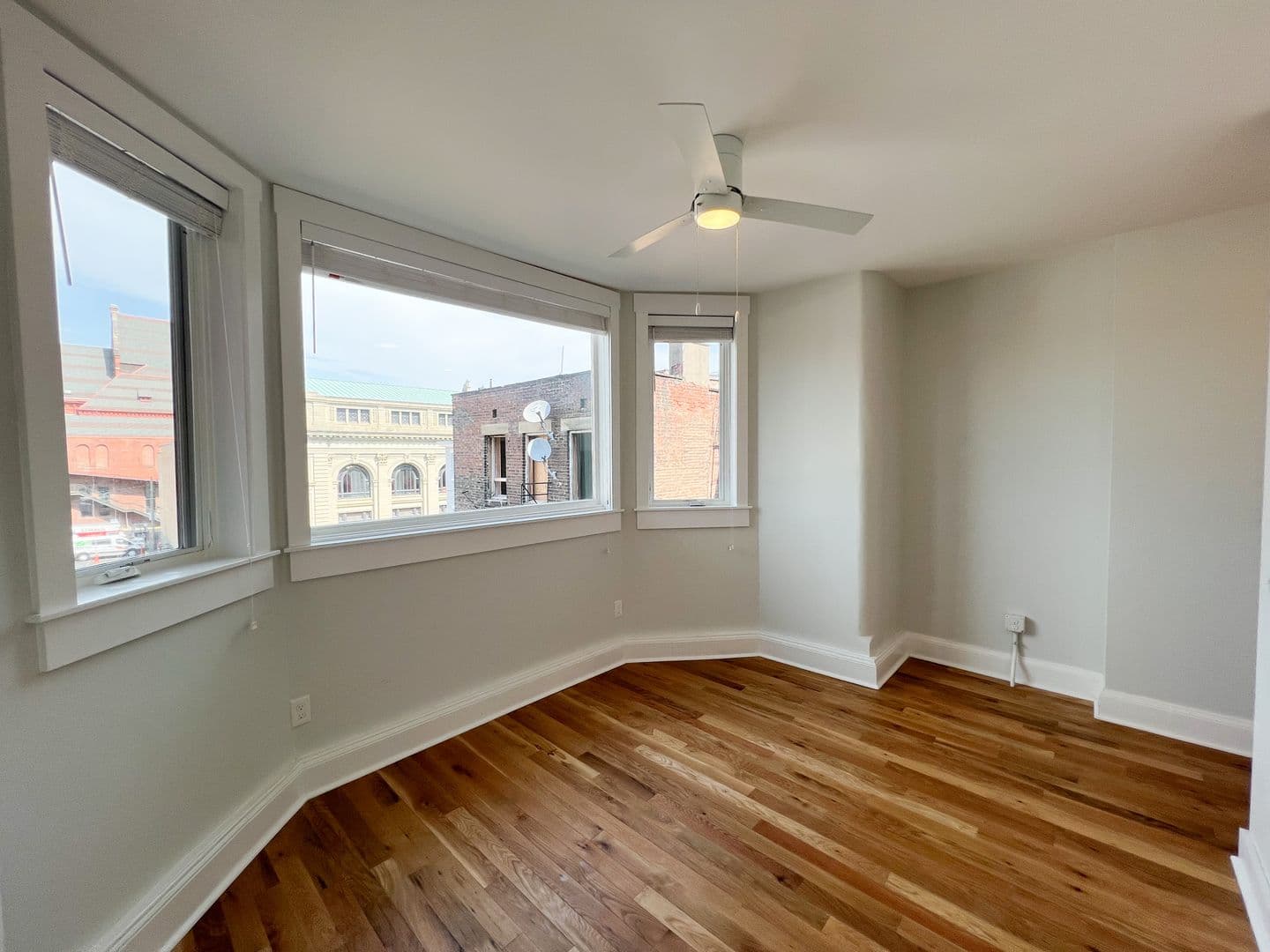 Cincinnati Apartment: 210-218 W 12th