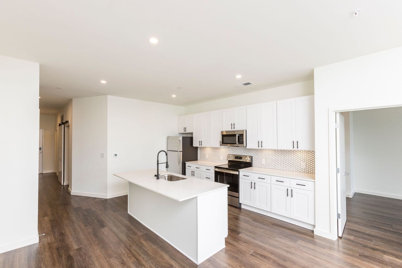 Covington Apartment: 103 E 3rd Street