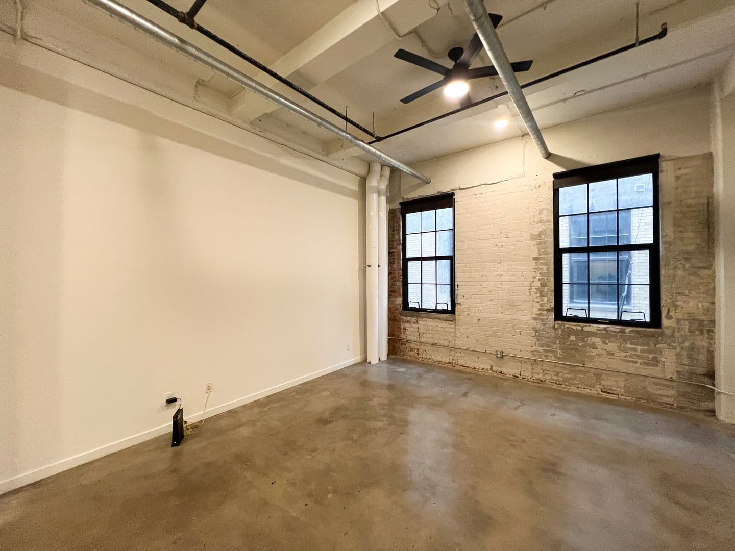 Cincinnati Apartment: 1632 Central Parkway