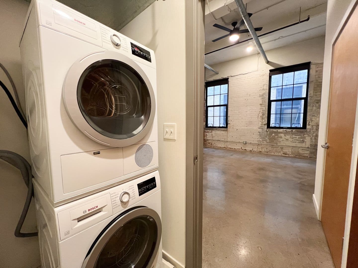 Cincinnati Apartment: 1632 Central Parkway