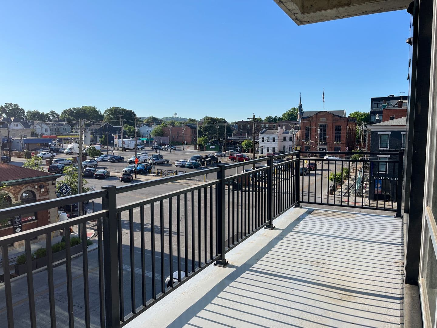 Covington Apartment: 103 E 3rd Street