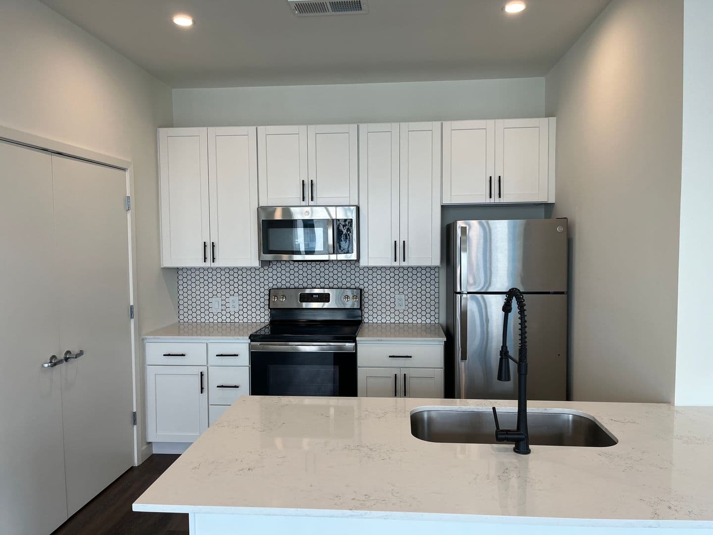 Covington Apartment: 103 E 3rd Street