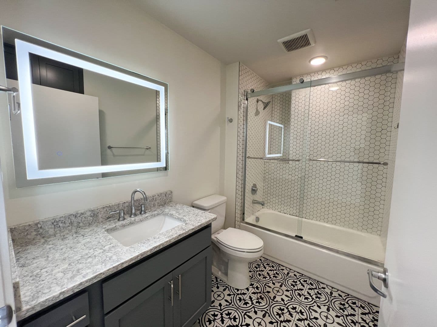 Cincinnati Apartment: 21 E 15th Street