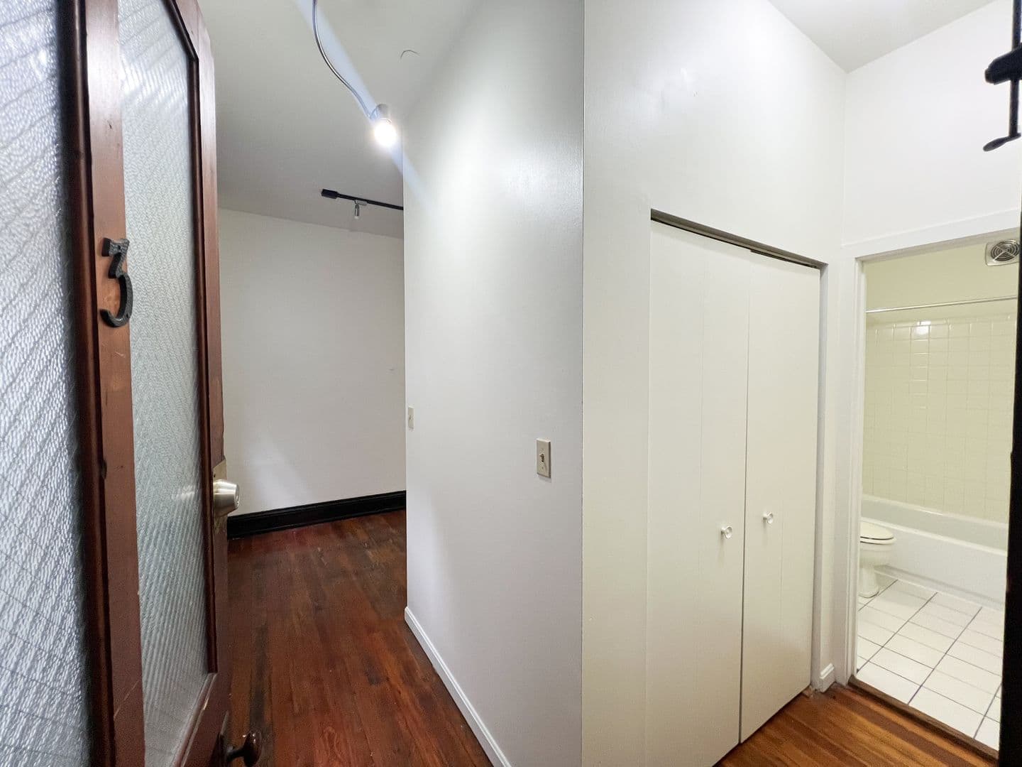 Cincinnati Apartment: 1319 Main St
