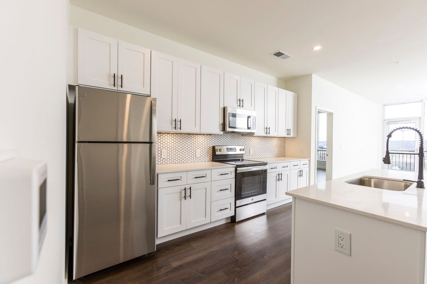 Covington Apartment: 103 E 3rd Street