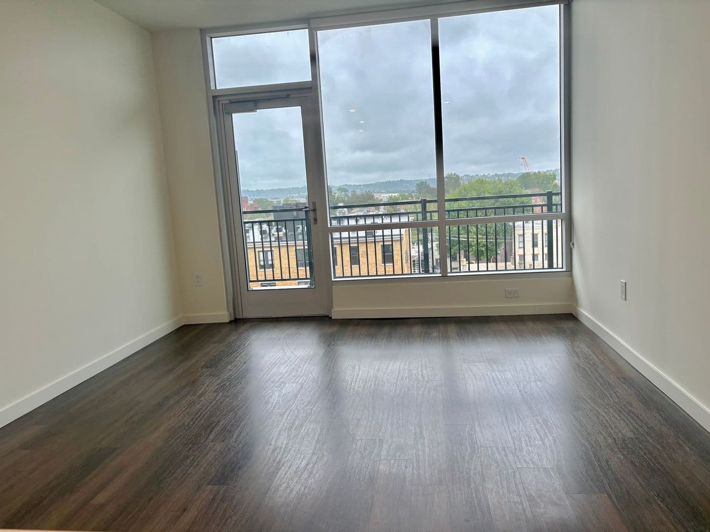 Covington Apartment: 103 E 3rd Street