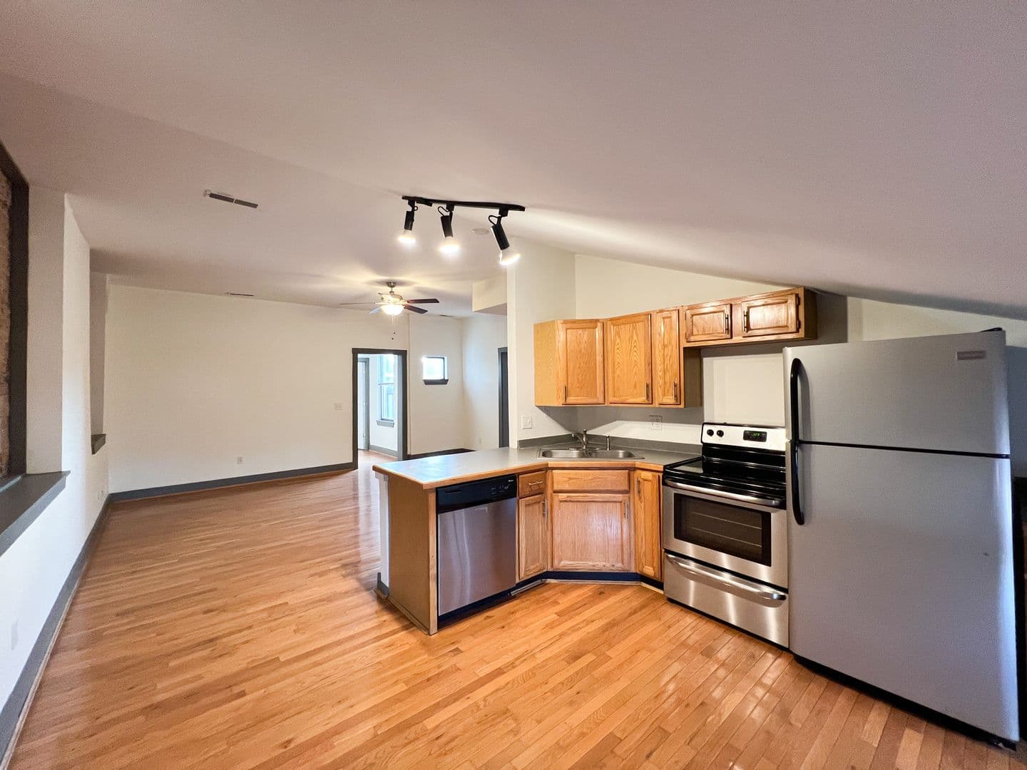 Cincinnati Apartment: 1414-16 Walnut St