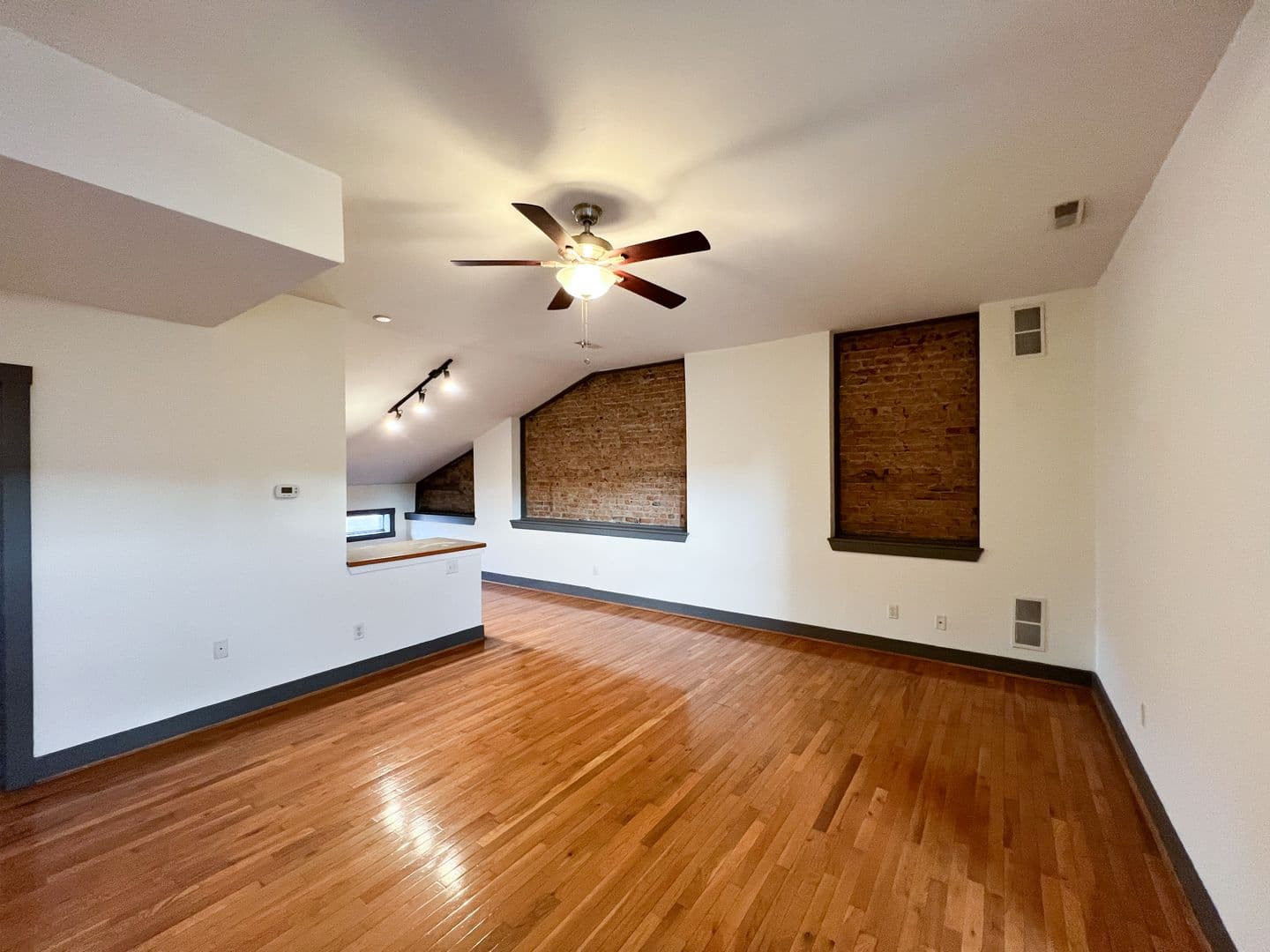 Cincinnati Apartment: 1414-16 Walnut St