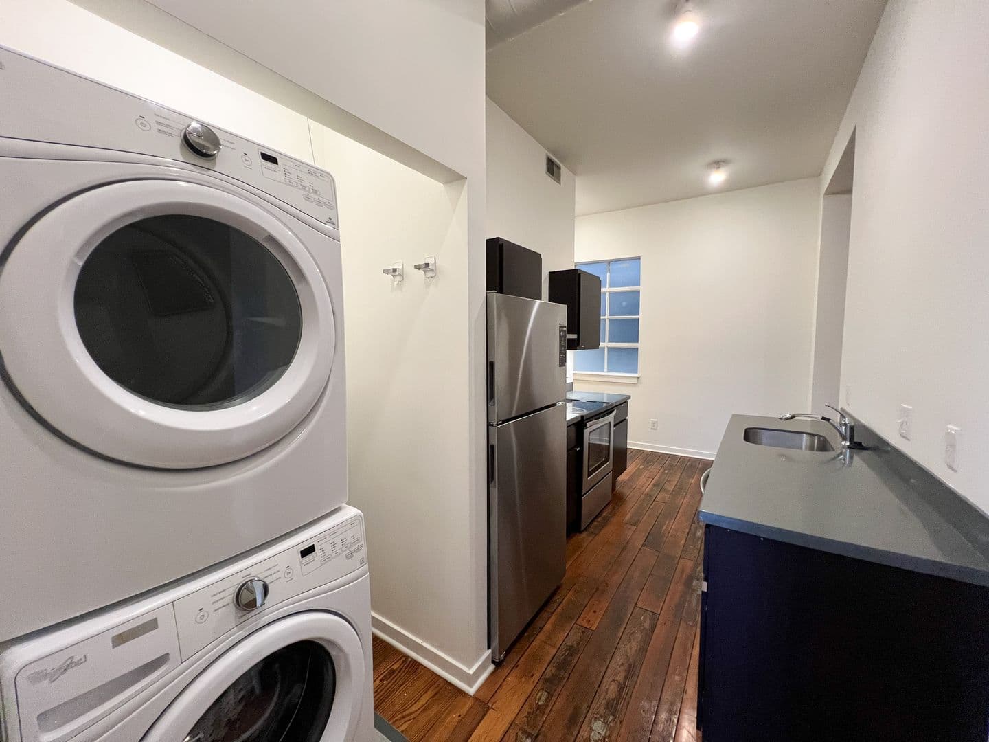 Cincinnati Apartment: 1208 Main St
