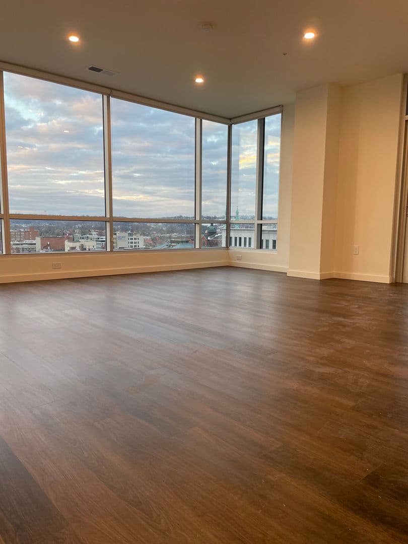 Covington Apartment: 103 E 3rd Street