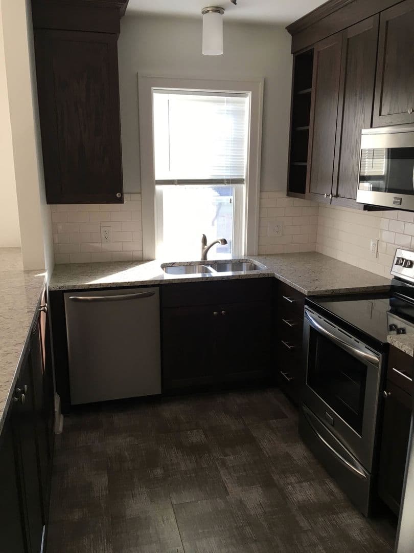 Minneapolis Apartment: 2315 Irving Avenue South