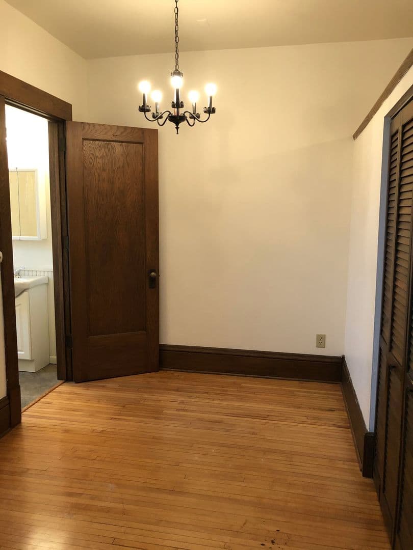 Minneapolis Apartment: 1117 West Franklin Avenue