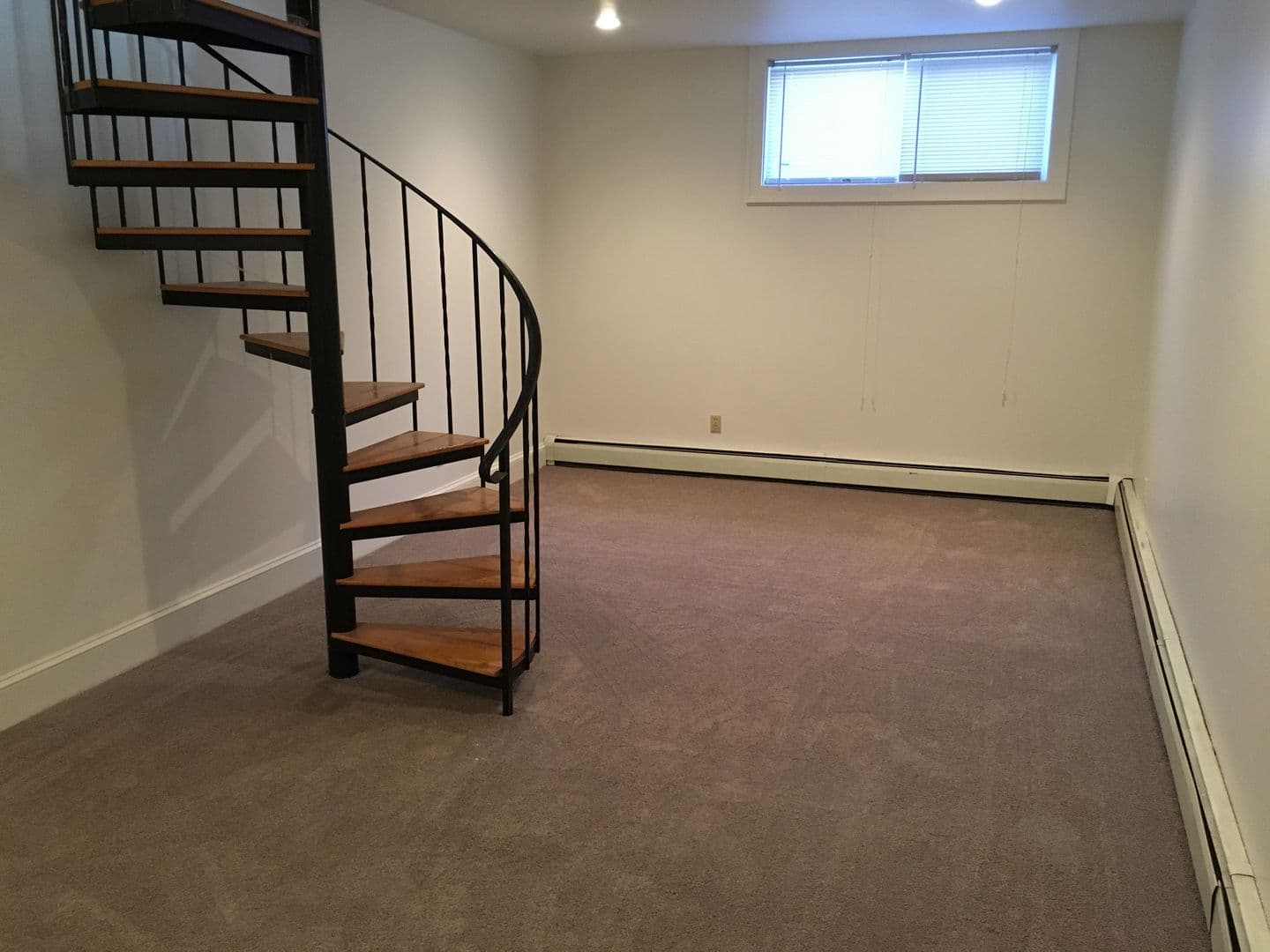 Minneapolis Apartment: 2315 Irving Avenue South