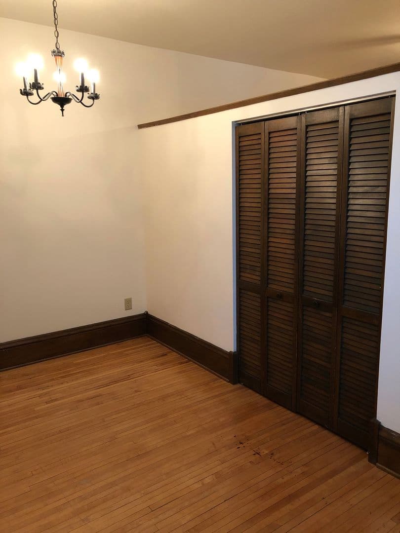 Minneapolis Apartment: 1117 West Franklin Avenue