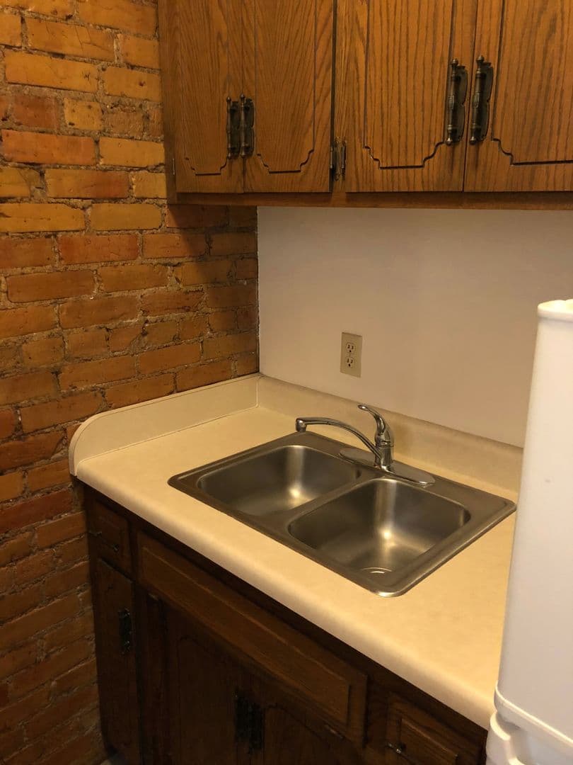 Minneapolis Apartment: 1117 West Franklin Avenue