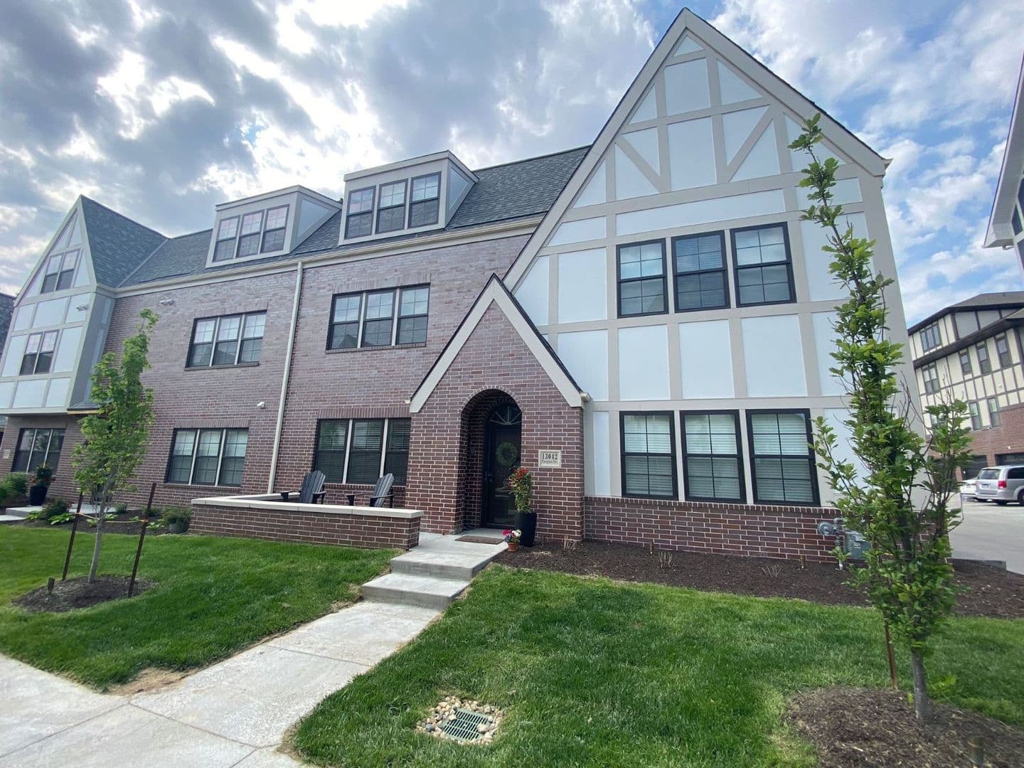 Omaha Apartment: 13108 Lincoln Road