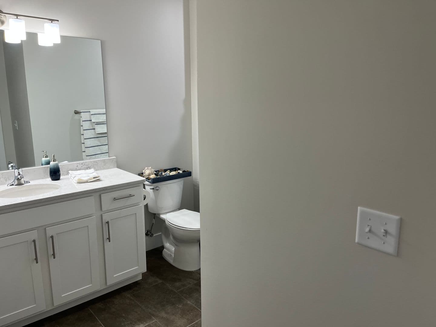 Omaha Apartment: 13108 Lincoln Road