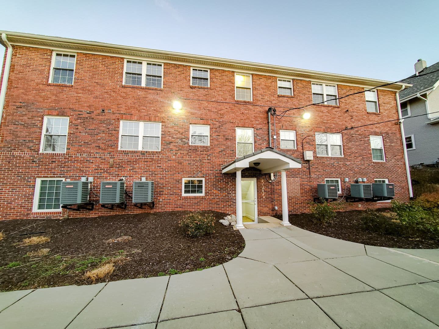 Omaha Apartment: 814 S. 38th Street