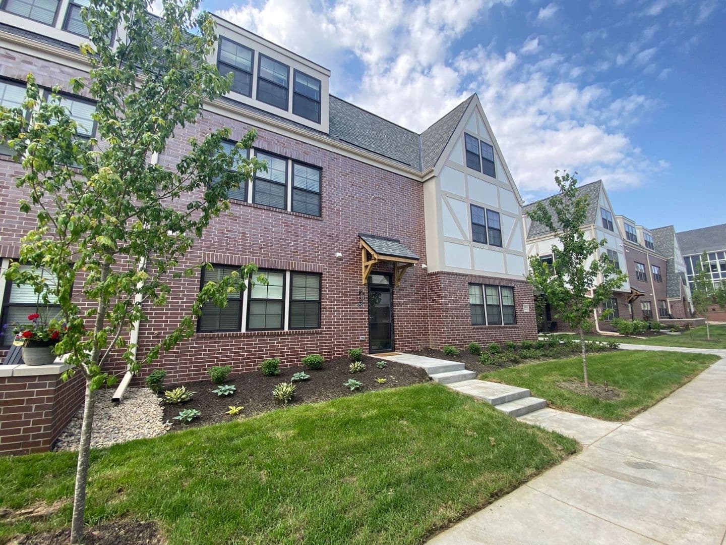 Omaha Apartment: 13108 Lincoln Road