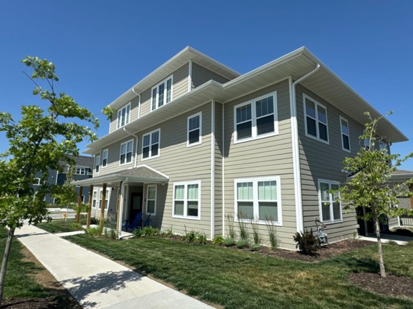 Omaha Apartment: 13041 Cornhusker Road