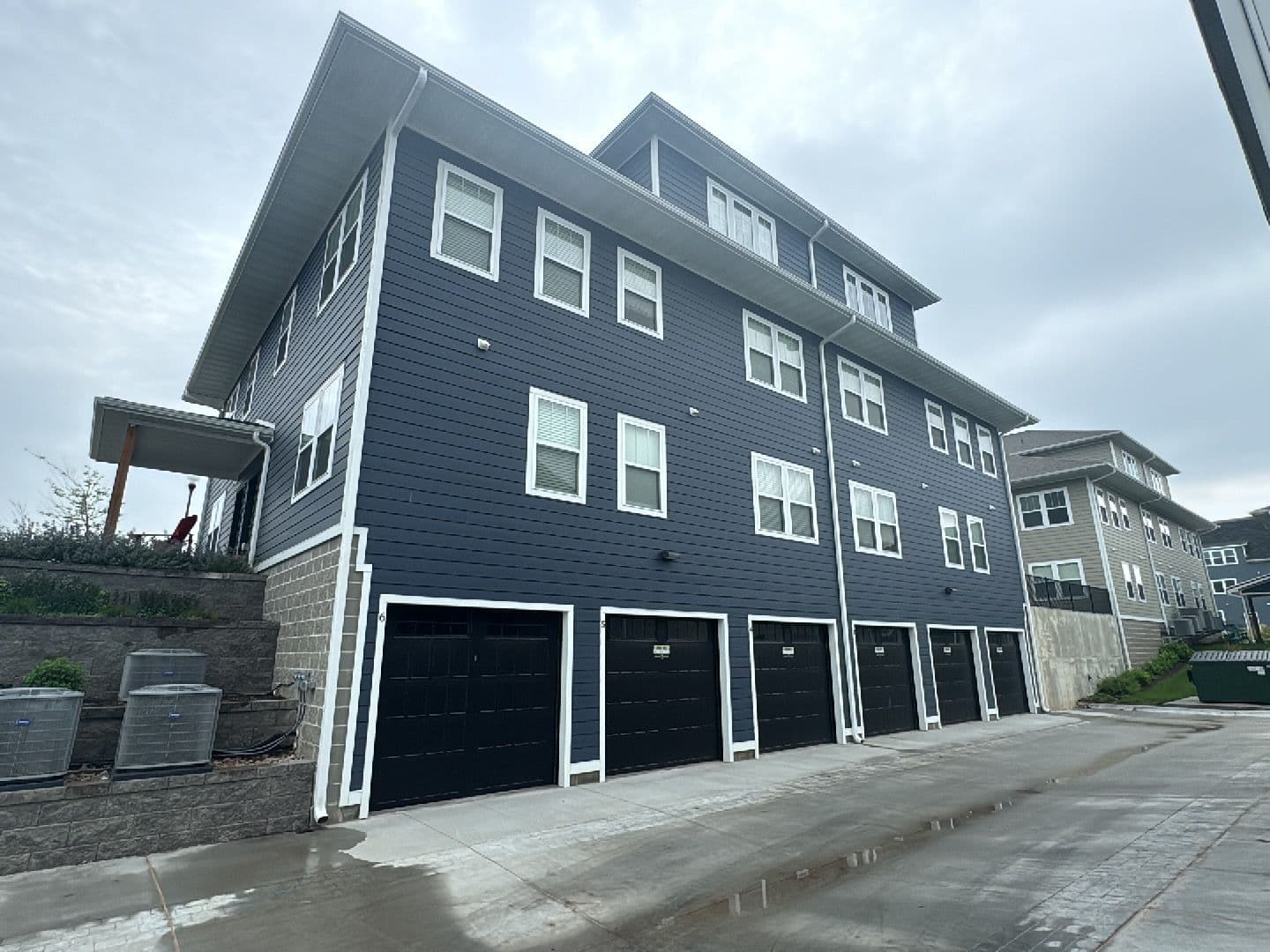 Omaha Apartment: 13041 Cornhusker Road