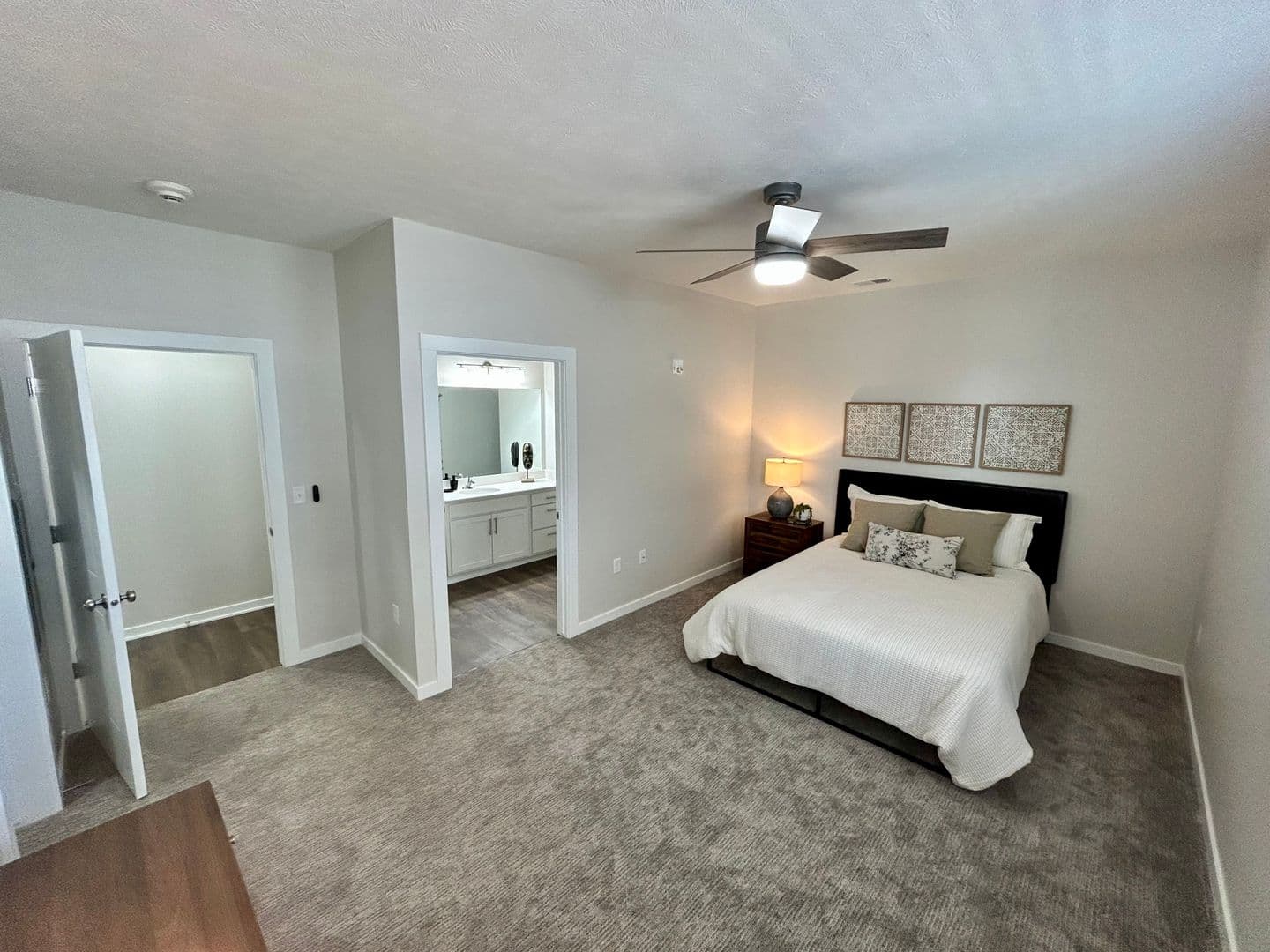 Omaha Apartment: 13041 Cornhusker Road