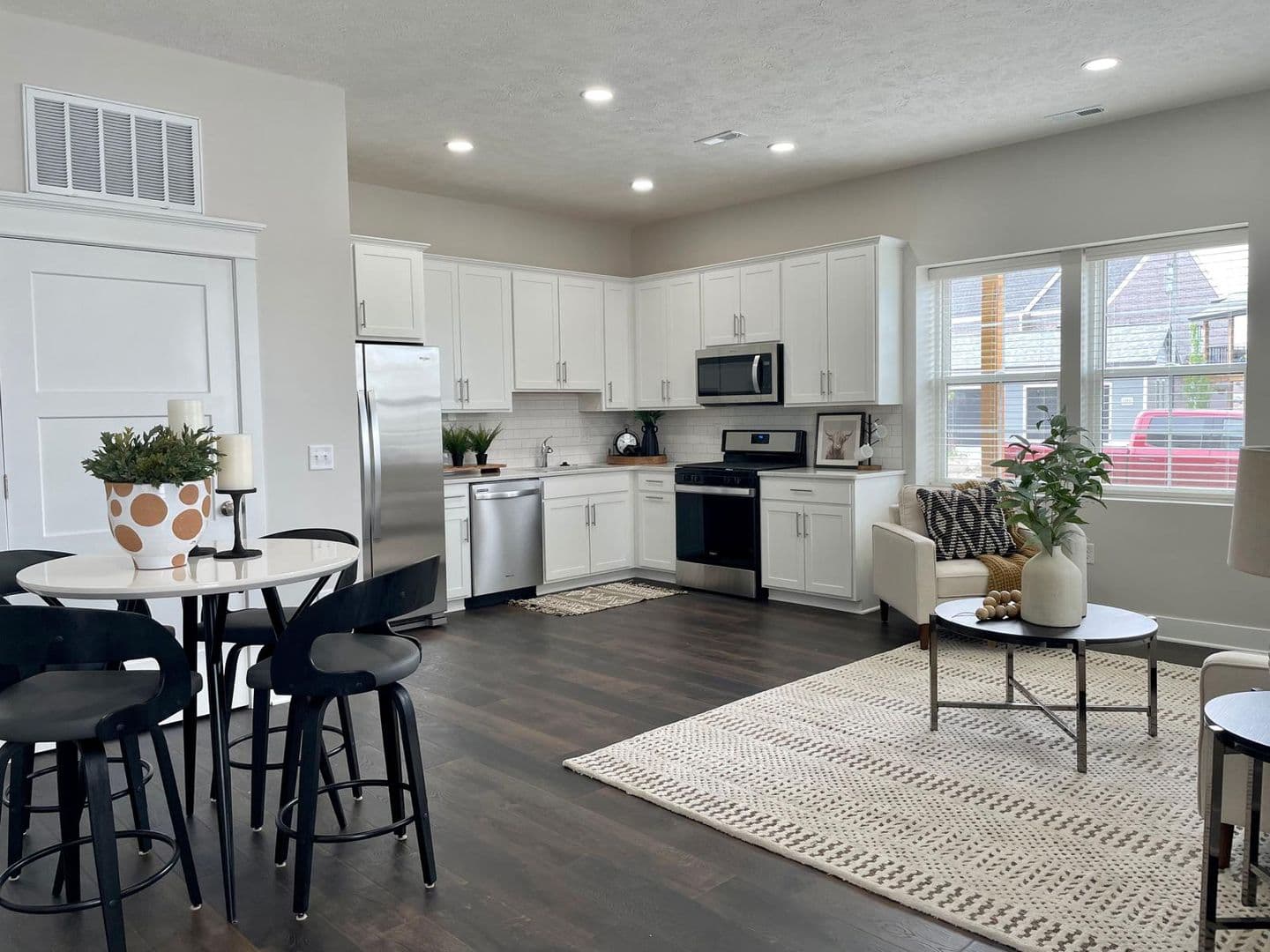 Omaha Apartment: 13108 Lincoln Road