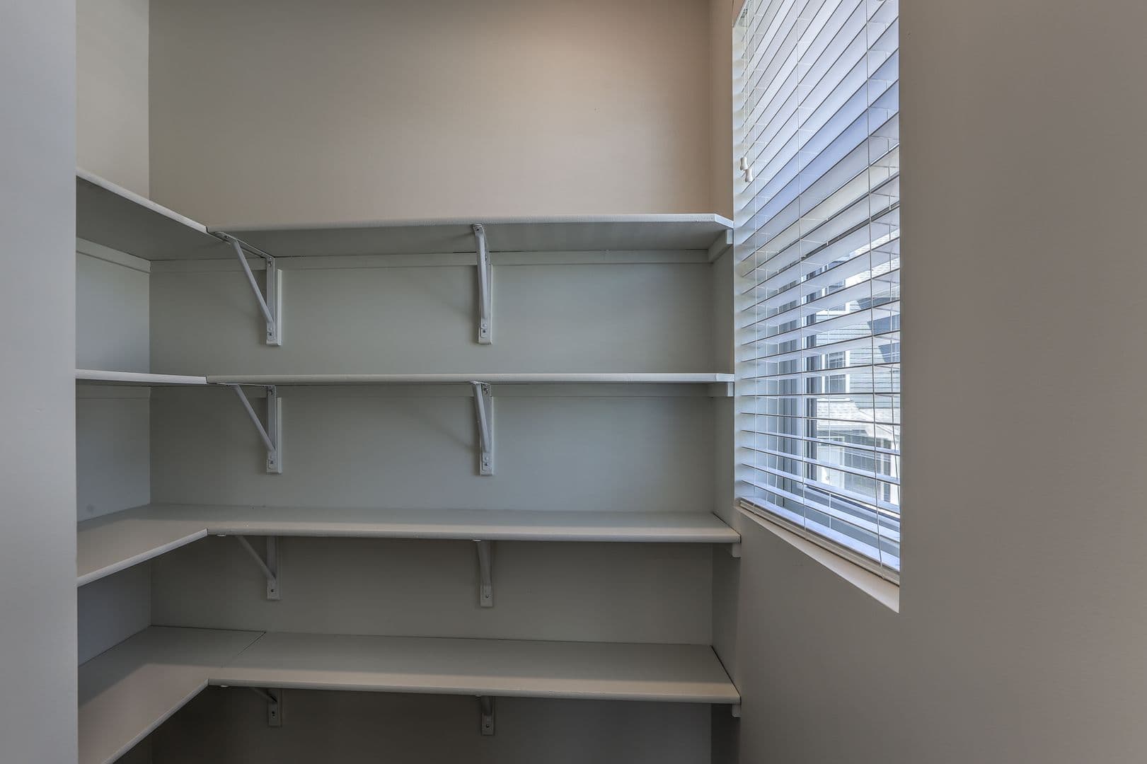 Elkhorn Apartment: 6108 Coventry Drive 102