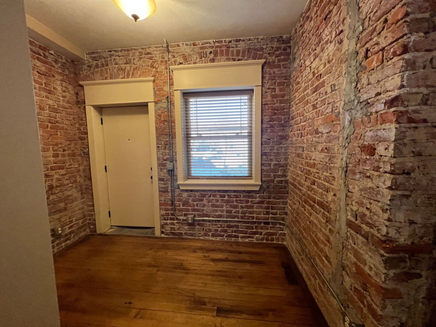 Omaha Apartment: 2934 Leavenworth