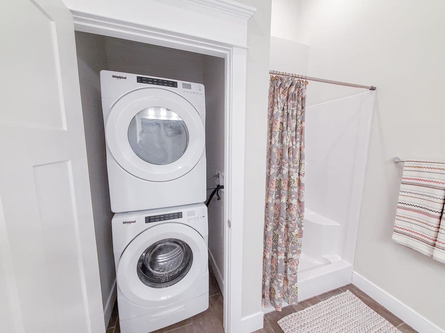 Omaha Apartment: 13178 Lincoln Road