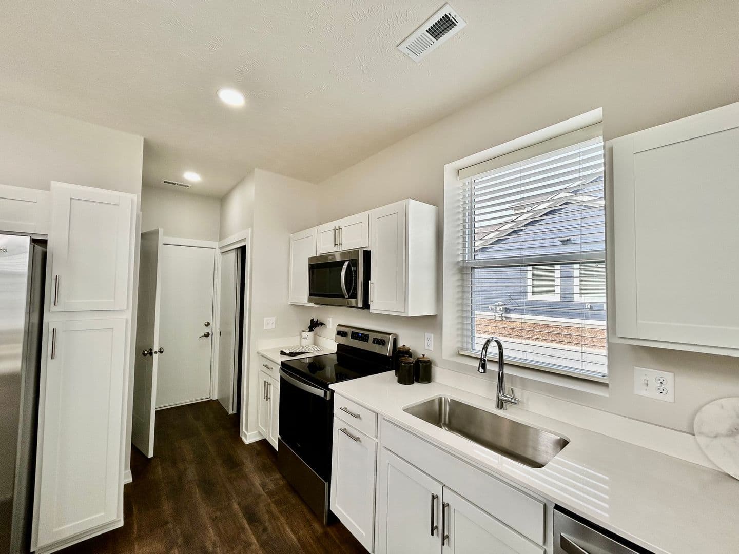 Omaha Apartment: 13041 Cornhusker Road
