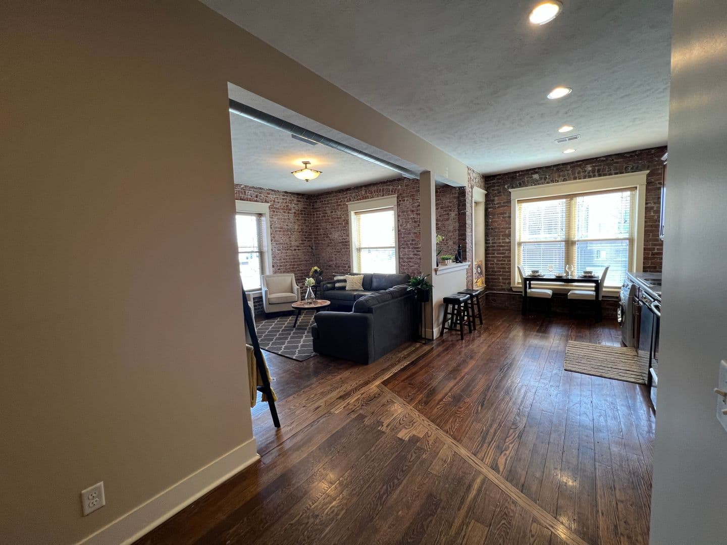 Omaha Apartment: 2934 Leavenworth